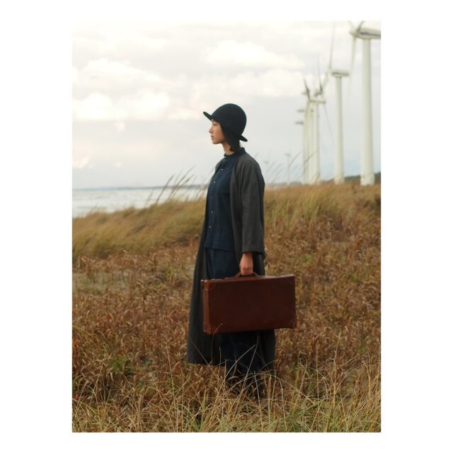 ・
・
・
Quietly, makers converge
𓊗 アリィの冬と夏 Re.17 – 𝚁𝚎𝚏𝚕𝚘𝚛𝚎𝚛𝚎
~ exhibitor introduction ~

◎ UTOPIA｜衣服・鞄・布小物・革小物
📍 新潟県
@utopia_25

「旅する衣」。
遠い記憶を纏う、特別な旅衣。

日本各地の伝統や産地、職人とともに、
自然素材のテキスタイルから生まれる衣服は、
思わず旅に出たくなる佇まい。

これまでの軌跡を大切に、
そして、これからへ。
𝚁𝚎𝚏𝚕𝚘𝚛𝚎𝚛𝚎 ——
新たなはじまりを感じてください。

┈┈┈┈┈┈┈┈
📎 出展者の背景・情報は公式サイトにて
More details on our website — link in bio

@algvos_sub

—

アリィの冬と夏 Re.17 – 𝚁𝚎𝚏𝚕𝚘𝚛𝚎𝚛𝚎
🗓️ 2026年2月7日（土）– 8日（日）
📍 浜松卸商センター アルラ 全館ほか

#アリィの冬と夏2026
#Re17
#Reflorere
#旅する衣
#浜松イベント