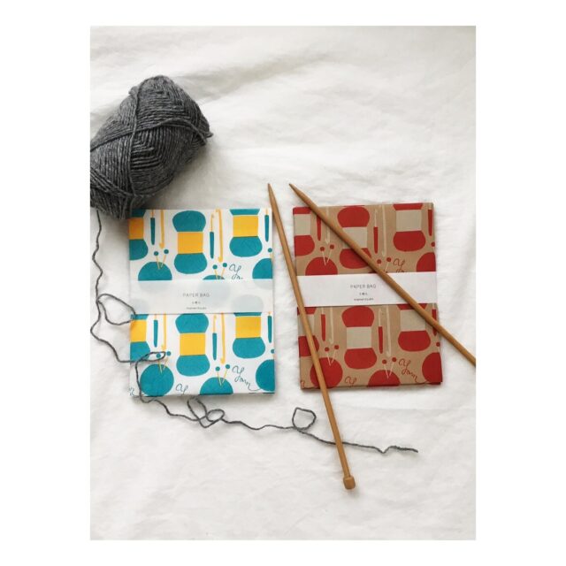 ・
・
・

Quietly, makers converge
𓊗 アリィの冬と夏 Re.17 – 𝚁𝚎𝚏𝚕𝚘𝚛𝚎𝚛𝚎
~ exhibitor introduction ~

◎ mameritsuko｜ペーパーアイテム
📍 埼玉県
@mameritsuko 

「身近な人に、ちょっとした心づかいを」。
そんな想いから生まれるペーパーアイテム。

孔版印刷ならではの色づかいと、
どこか懐かしく、
それでいて新しさを感じるデザインが魅力です。

半透明のトレーシングペーパーに
ホワイトプリントを施したシリーズも。
言葉や気持ちを、
やさしく手渡すための紙ものです。

┈┈┈┈┈┈┈┈
📎 出展者の背景・情報は公式サイトにて
More details on our website — link in bio

@algvos_sub

—

アリィの冬と夏 Re.17 – 𝚁𝚎𝚏𝚕𝚘𝚛𝚎𝚛𝚎
🗓️ 2026年2月7日（土）– 8日（日）
📍 浜松卸商センター アルラ 全館ほか

#アリィの冬と夏2026
#Re17
#Reflorere
#紙もの
#浜松イベント