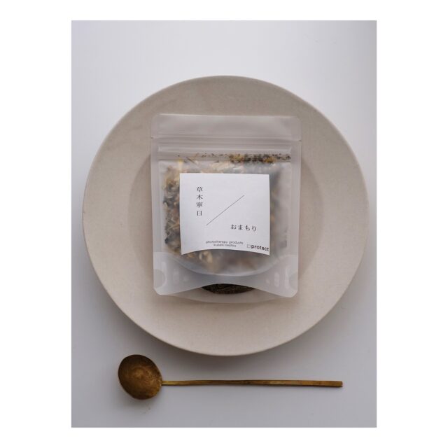 ・
・
・

Quietly, makers converge
𓊗 アリィの冬と夏 Re.17 – 𝚁𝚎𝚏𝚕𝚘𝚛𝚎𝚛𝚎
~ exhibitor introduction ~

◎ 草木寧日｜ハーブティー・アロマ
📍 静岡県
@kusakineijitsu 

植物療法を基盤に
ハーブティーの販売と
天然精油を使ったワークショップを行っています。

ハーブティーの心地よさ
アロマの香りに
ふっと力が抜けるような感覚。
植物のちからを通して
自分の内側に目を向ける時間を大切に。

Reflorere ― 光のはじまりに。
穏やかで、やわらかなひとときを
ぜひ体感してください。

┈┈┈┈┈┈┈┈
📎 出展者の背景・情報は公式サイトにて
More details on our website — link in bio

@algvos_sub

—

アリィの冬と夏 Re.17 – 𝚁𝚎𝚏𝚕𝚘𝚛𝚎𝚛𝚎
🗓️ 2026年2月7日（土）– 8日（日）
📍 浜松卸商センター アルラ 全館ほか

#アリィの冬と夏2026
#Re17
#Reflorere
#ハーブティー
#浜松イベント