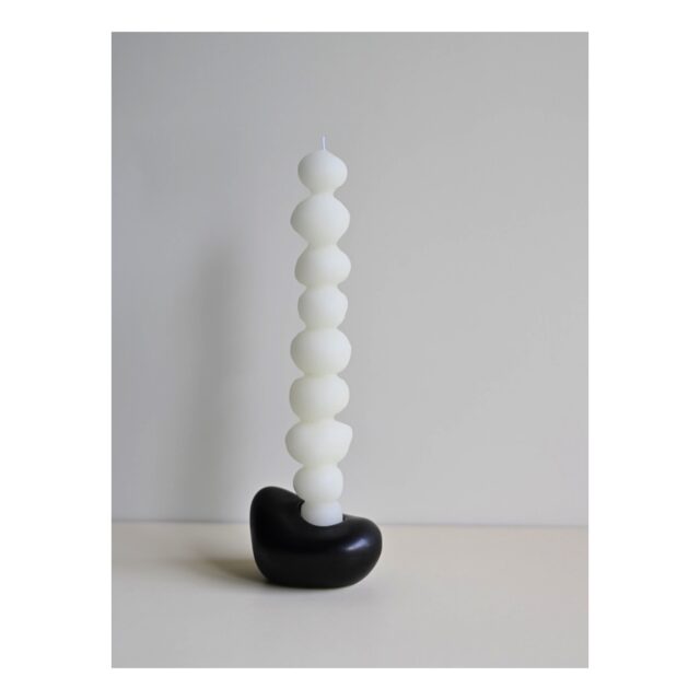 ・
・
・

Quietly, makers converge
𓊗 アリィの冬と夏 Re.17 – 𝚁𝚎𝚏𝚕𝚘𝚛𝚎𝚛𝚎
~ exhibitor introduction ~

◎ GITTE｜キャンドル
📍 神奈川県
@gitte_candle 

14歳から過ごしたデンマークでの記憶や風景をもとに
日常にそっと寄り添うキャンドルを制作。

北欧の暮らしの中で
一日のはじまりや終わりに自然と灯されていた小さな灯り。
GITTEのキャンドルは
灯しても、灯さなくても
静かな時間や光を思い出すきっかけになります。

冬の闇を越え
光が戻りはじめる北欧の春。
「光のはじまり」を感じるひとときを。

┈┈┈┈┈┈┈┈
📎 出展者の背景・情報は公式サイトにて
More details on our website — link in bio

@algvos_sub

—

アリィの冬と夏 Re.17 – 𝚁𝚎𝚏𝚕𝚘𝚛𝚎𝚛𝚎
🗓️ 2026年2月7日（土）– 8日（日）
📍 浜松卸商センター アルラ 全館ほか

#アリィの冬と夏2026
#Re17
#Reflorere
#キャンドル
#h浜松イベント