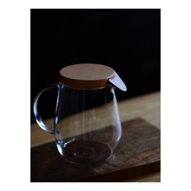 ・
・
・

Quietly, makers converge
𓊗 アリィの冬と夏 Re.17 – 𝚁𝚎𝚏𝚕𝚘𝚛𝚎𝚛𝚎
~ exhibitor introduction ~

◎ kirika｜カッティングボード・フラワーベース
📍 群馬県
@kirika.jp 

機能的であること。
そして、その機能をあらわしたカタチであること。

日々の暮らしの中で自然に使われ
佇まいとしても美しい道具を目指し
デザインと製作を重ねています。

かつて暮らした浜松の地で
再び生まれる新しい出会いを楽しみに。

┈┈┈┈┈┈┈┈
📎 出展者の背景・情報は公式サイトにて
More details on our website — link in bio

@algvos_sub

—

アリィの冬と夏 Re.17 – 𝚁𝚎𝚏𝚕𝚘𝚛𝚎𝚛𝚎
🗓️ 2026年2月7日（土）– 8日（日）
📍 浜松卸商センター アルラ 全館ほか

#アリィの冬と夏2026
#Re17
#Reflorere
#木の道具
#浜松イベント